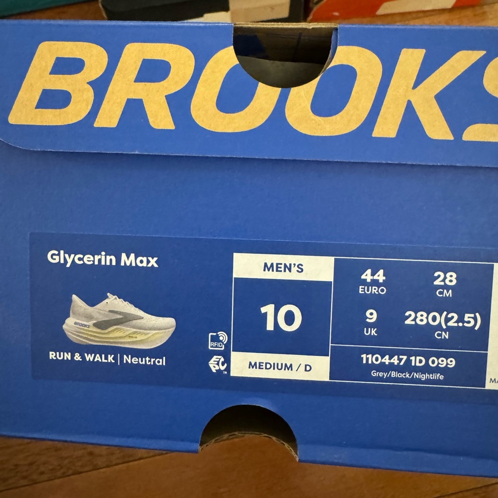 brand new brooks glycerin max size 8 9.5 and 10! msrp $200 - Picture 3 of 6
